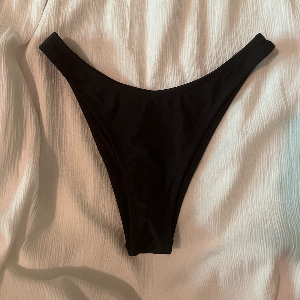 HIGH CUT BLACK SWIM SUIT BOTTOMS